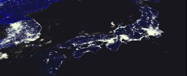 画像: 同盟国である日本も、米国政府はすべてを監視し、いつでもライフラインをシャットダウンできるという。 www.snowden-movie.jp