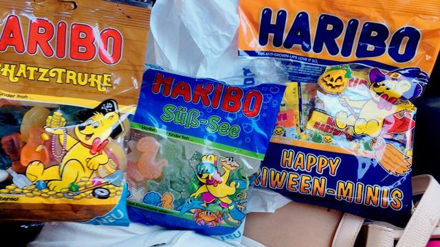 画像: 写真左 HARIBOトレジャーミックス 370円 ,写真中央 HARIBOスウィートシー 370円,写真右 HARIBOハッピーハロウィン 600円
