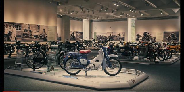 画像3: Hondaスーパーカブ。
1958年以来、ぼくたちの生活の”足”として走り続けてくれた友