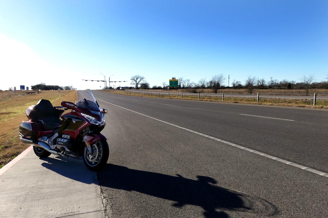 画像1: バイクもついに、ここまで来たか……