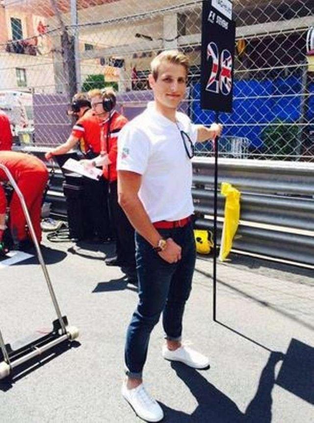 画像: こちらも2015年F1モナコGPのグリッドボーイです。この方も確かにイケメンですけど・・・慣れると、違和感覚えなくなるのですかね? derapate.allaguida.it