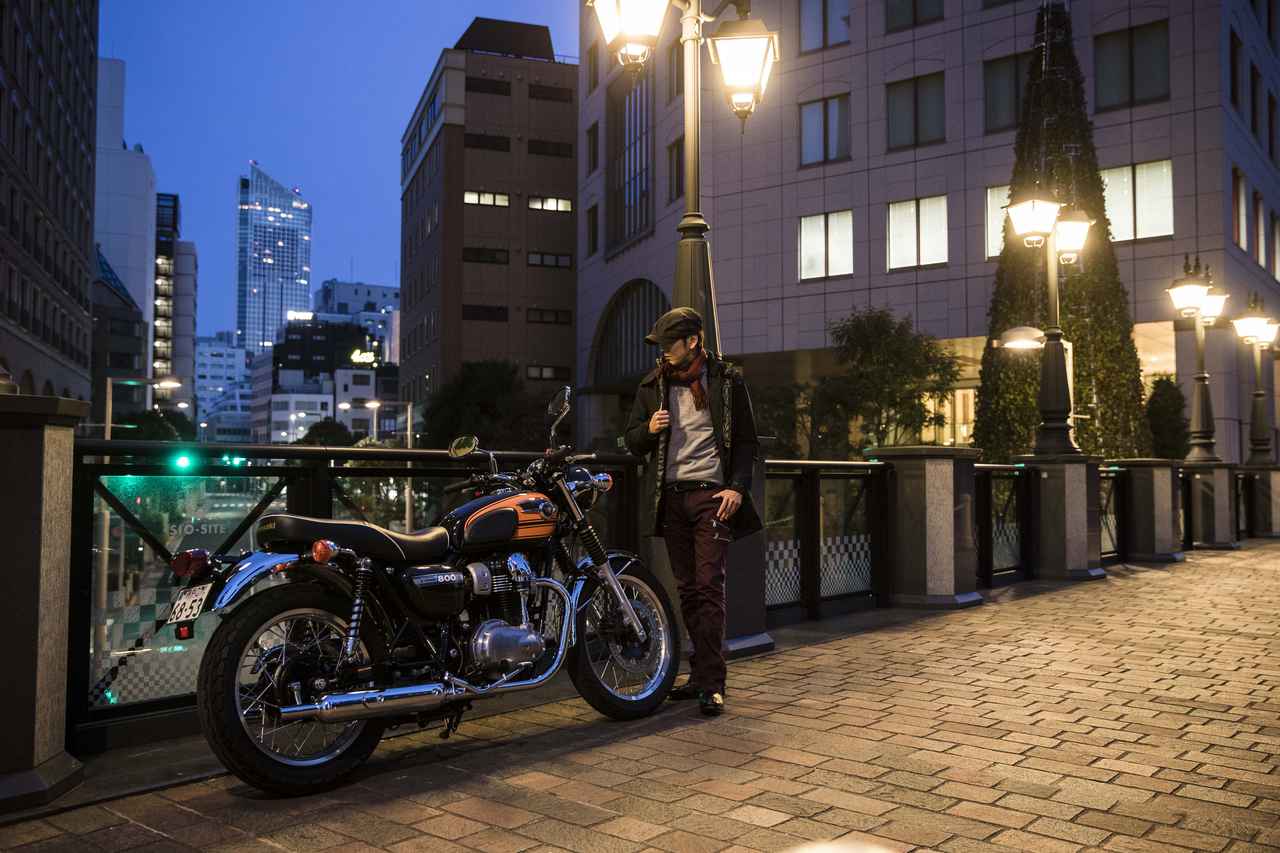 画像2: W800、こうやって乗ってみたい!