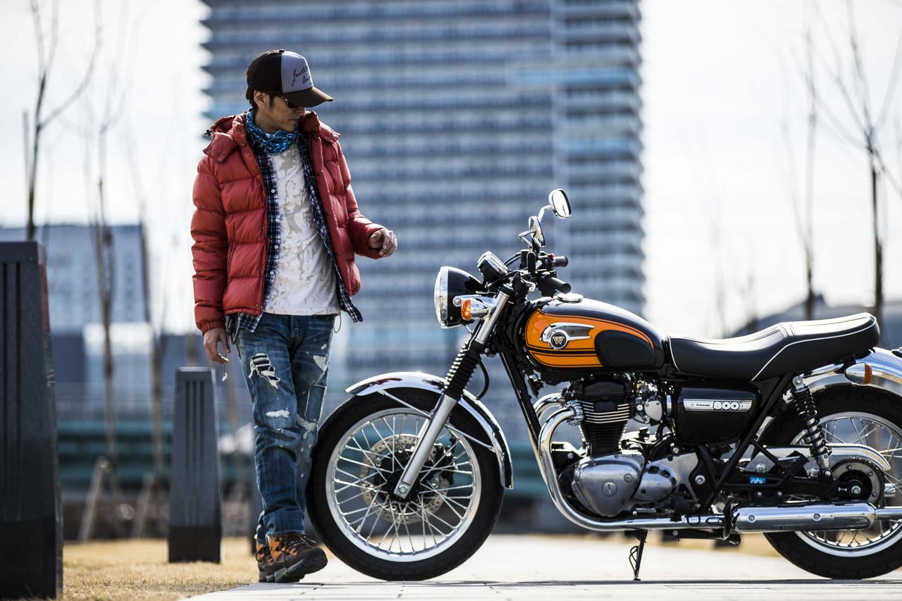 画像3: W800、こうやって乗ってみたい!