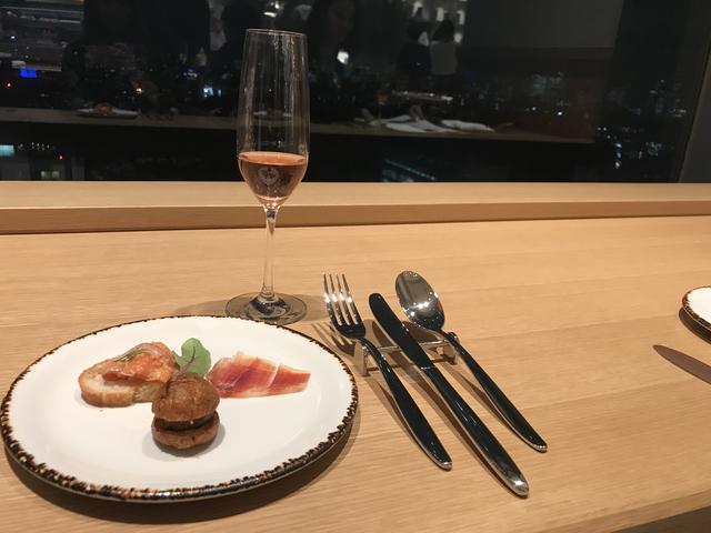 画像2: さっそく「バル」で食事。価格がとってもリーズナブルでびっくり!