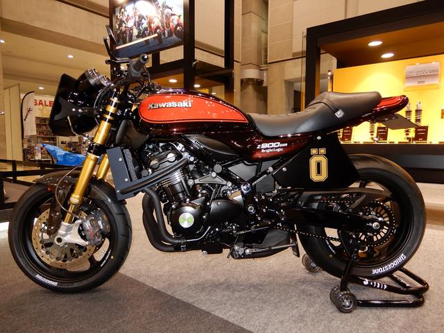 画像: レーシーなスタイルに仕上げられたのはZ900RS