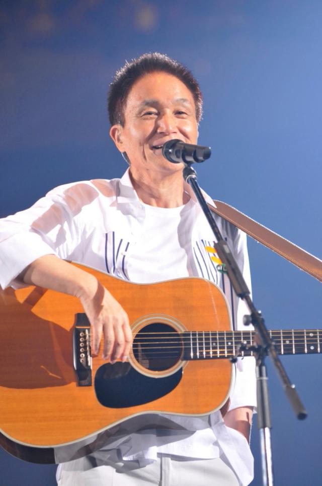画像: 小田和正(おだ かずまさ)さん 楽曲詳細:「こころ」2007 年に発売された通算 25 作目のシングル。オリコン初登場第 1 位を記録。