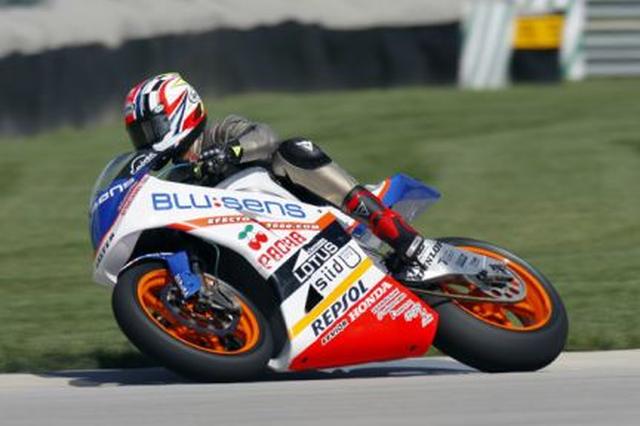 画像: 2009年、テストで米インディアナポリスのコースでMoto2マシンに乗るK.シュワンツ。ホントに今回のアメリカズGPを走るんですかね・・・? www.timejust.es