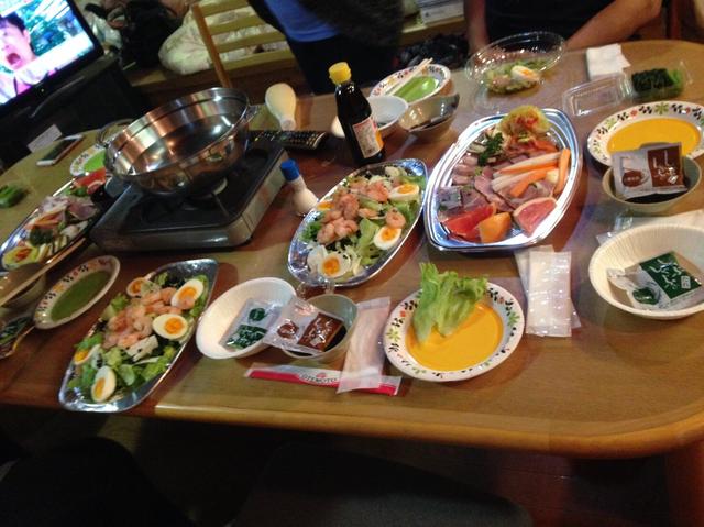 画像: オードブルもあって量は食べきれないほど!!