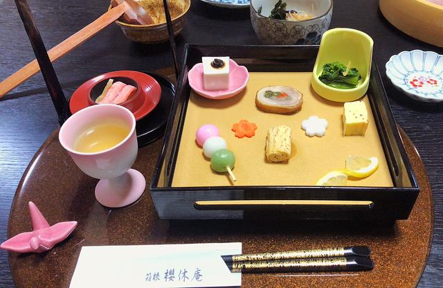 画像1: 豪華な夕食は量も凄い!!