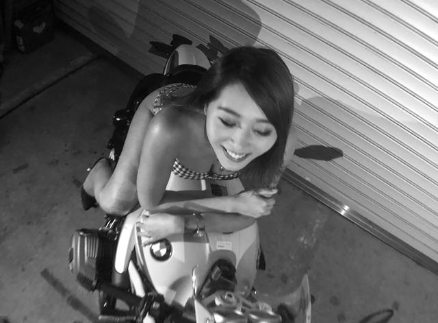 画像1: 【Beauty & Bike】AYAKAとR nineT Racer vol.24