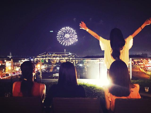 画像: この辺一帯のレストランならめちゃくちゃよく見えます!