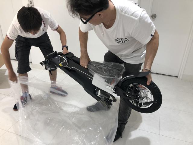 画像: ビニール袋を外してみると・・・おっとなかなか可愛い。