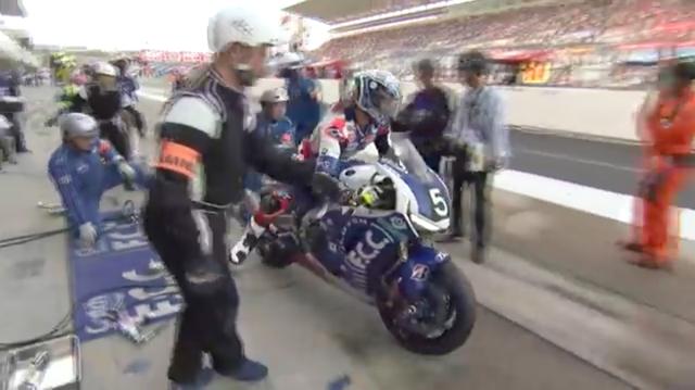 画像: 着実にライバルのGMT94ヤマハよりも前のポジションをキープし、2017-2018年シーズンのFIM EWCランキングポジション首位の座を守ったF.C.C. TSR ホンダ フランス。 www.youtube.com
