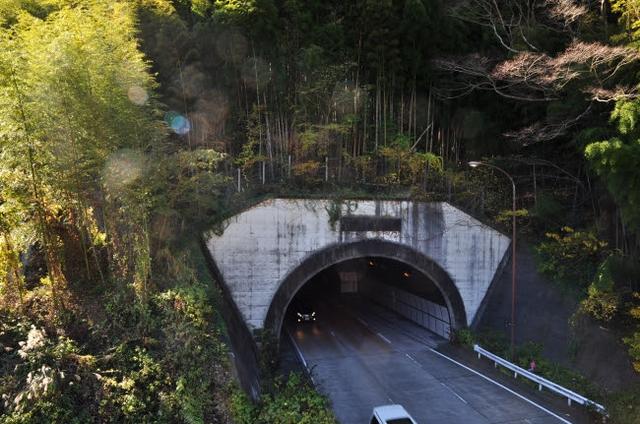 画像: 昭和34年に作られた新・宇津ノ谷隧道