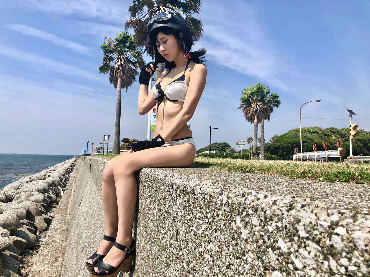 画像 : 2番目の画像 - 「グラビア【ヘルメット女子】Sabrina vol.01」のアルバム - LAWRENCE - in partnership with Motor Magazine Media