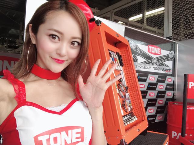 画像: 鈴鹿8耐にてTONEの工具と♪