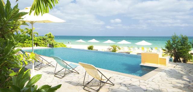 画像: ビーチハウスプール☆プライベートビーチを眺めながらまったりとくつろげます resort-kohamajima.jp