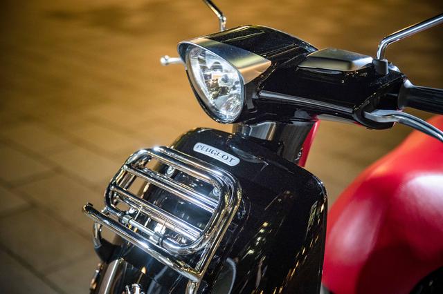 画像2: 125ccスクーターでいちばん『華』があるプジョーのジャンゴに……