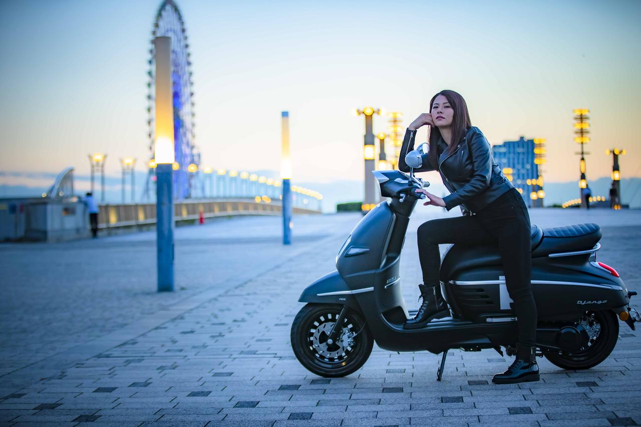 画像3: バイクは『黒』しか愛せない。台数限定のプジョーのコスパが高すぎる！ 【PEUGEOT/DJANGO（ジャンゴ）】