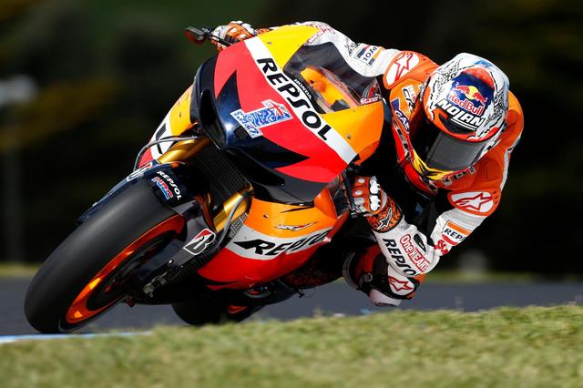 画像: 異なるメーカーでMotoGP王者になったC.ストーナー。 www.redbull.com