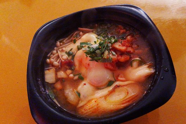 画像: 鍋千鳥~Nabe Chidori~ 「甘えびと魚介出汁かおる濃厚旨辛チゲ」 800円