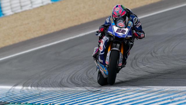 画像: ヤマハYZF-R1を駆るA.ローズ。 www.worldsbk.com