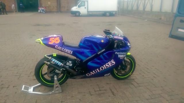 画像: MotoGPクラス初年度の2002年、中野真矢が乗ったTECH3のYZR500みたいですね!! www.youtube.com