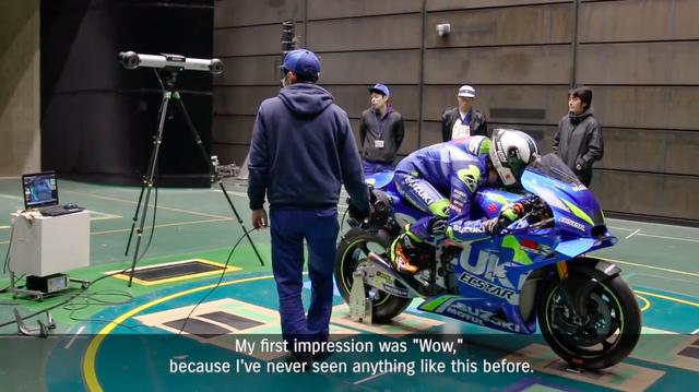 画像: 3Dスキャナーというハイテク装置を使って、ライダーの車上での形をデータとして取り込みます! スゴイですね! www.youtube.com