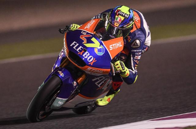 画像: 僅差のバトルを制したL.バルダッサーリ www.motogp.com