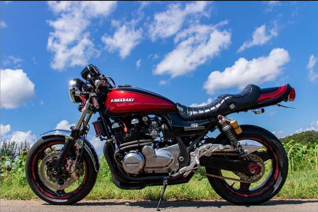 KAWASAKI ゼファー750 外装　値下げしました KAWASAKI ゼファー750 外装 値下げしました Kawasaki ゼファー750 黒赤