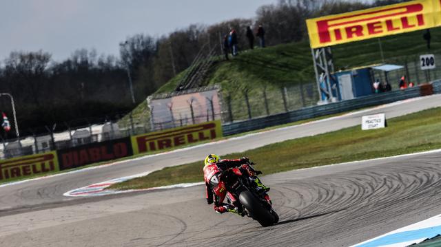 画像: 好調のバウティスタも、天気には勝てません・・・? www.worldsbk.com