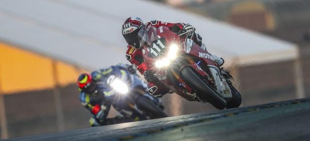 画像: 111番のホンダ エンデュランス レーシングのCBR1000RRにはセバスチャン・ギムバート、ヨニー・ヘルナンデス、ランディ・ド・プニエが乗車。一方SERTのスズキGSX-R1000はヴァンサン・フィリペ、エティエヌ・マッソン、グレッグ・ブラックら耐久ベテランたちが乗っています。 www.fimewc.jp