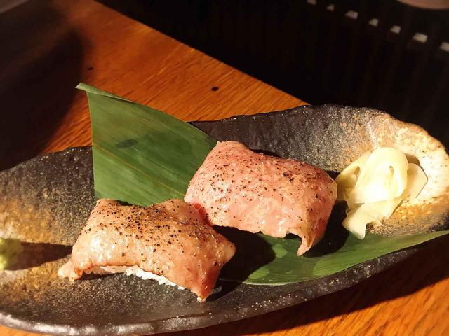 画像1: 変化球で肉寿司も!