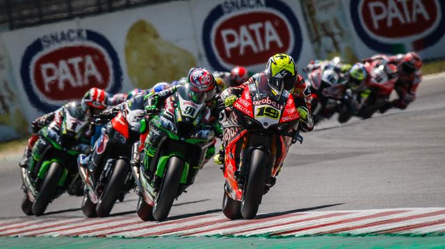 画像: スーパーポールレースでは、独走優勝を飾ったA.バウティスタ(ドゥカティ)でしたが・・・。 www.worldsbk.com
