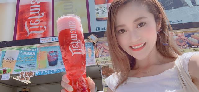 画像: 会場では世界各国、100種類以上のビールが飲めるよ!シャンパン、カクテル、ノンアルコールカクテル、タピオカ、スムージーもあります♡