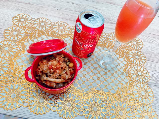 画像: レッドアイはカクテルグラスやシャンパングラスで飲むと美味しいですよ〜♩
