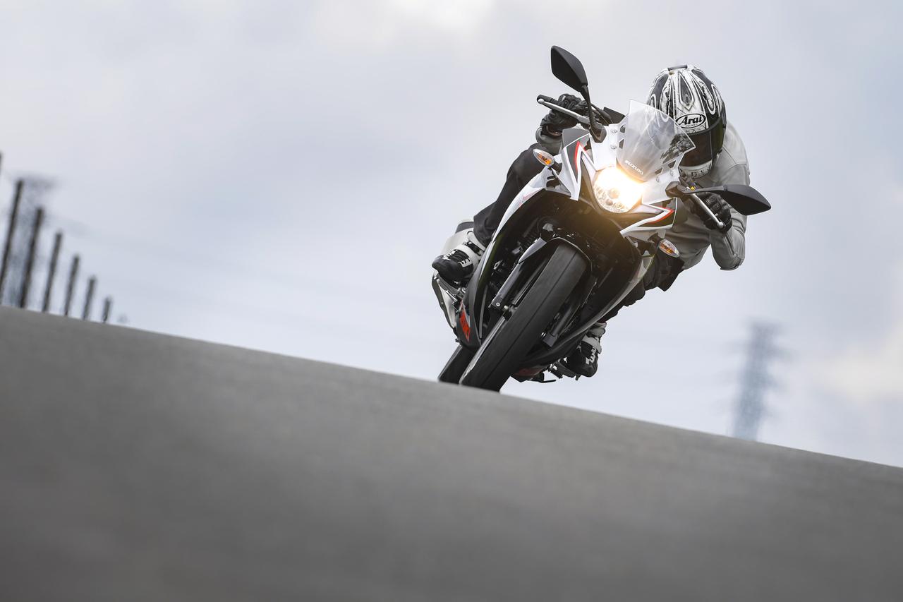 画像1: 【250cc限定】1台ですべて楽しめないと困る人へ! GSX250Rは『その条件』を満たせるか?
