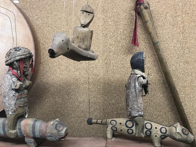 画像: こちらも先住民族の展示ですが・・・なんともユニークなデザインです。これ、ミュージアムショップでレプリカ的なモノが売っていたら、お土産にぜひ買いたかったのですが・・・残念ながらなかったです。