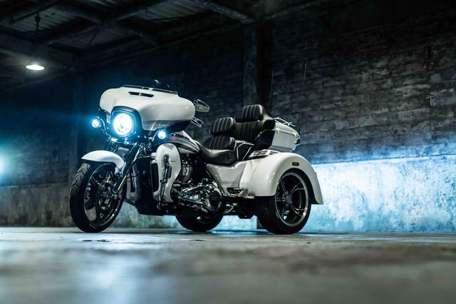画像: 『CVOトライグライド』をはじめ2020年モデルのトライグライドシリーズは、Twin-Cooled™ Milwaukee-Eight® 114エンジン、新型BOOM™! Box GTSインフォテインメントシステム、そしてロングツーリングに最適な広い収納スペースなどプレミアムな機能が満載されているのが特徴です。