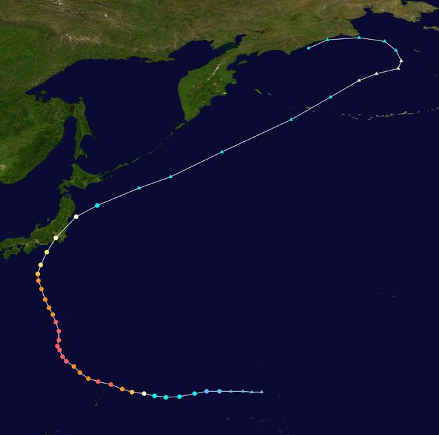 画像: 令和元年台風19号の経路。超絶な「雨台風」となったため、台風の目から遠いエリアも水害に遭うことになってしまいました・・・。 ja.wikipedia.org