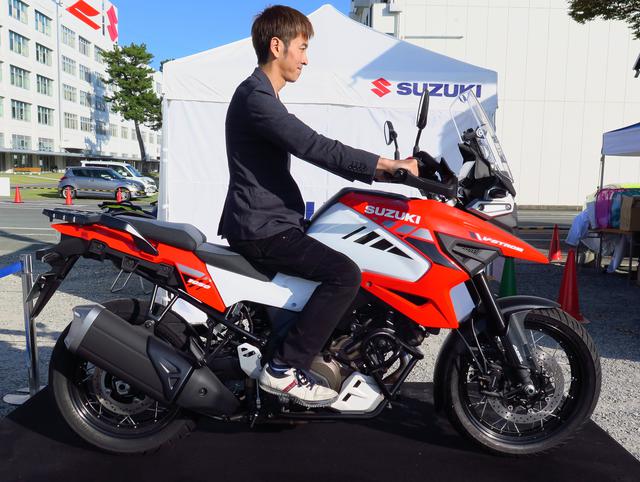 画像: 次ページ: 最後に足着き性とライディングポジションCHECK!