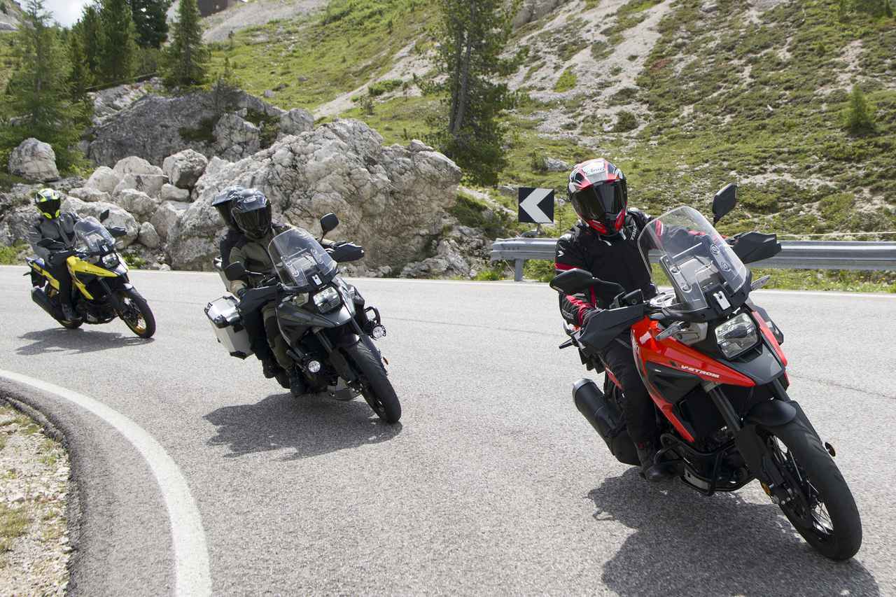 画像: スズキの新型「Vストローム1050/XT」は好みの分かれるカラーバリエーション。それぞれの人気ナンバーワンはどれか？ - webオートバイ