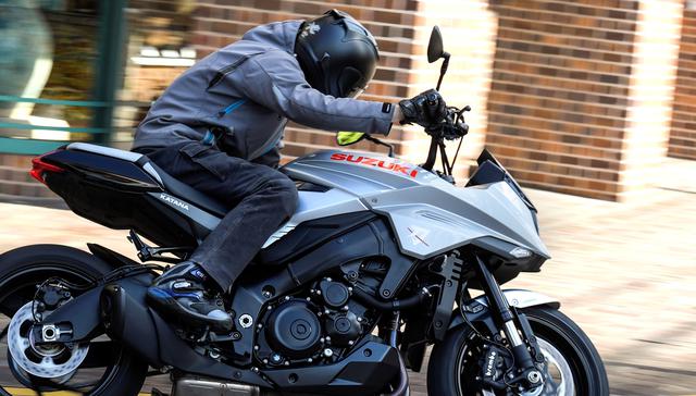 画像1: 大型バイクとして運転が難しすぎない