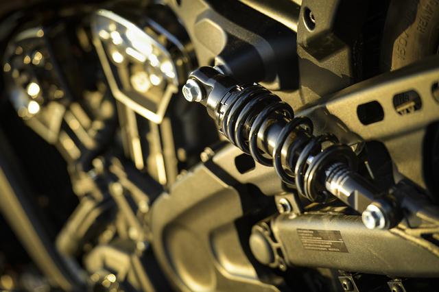 画像2: スカウトは直線だけのバイクじゃない。