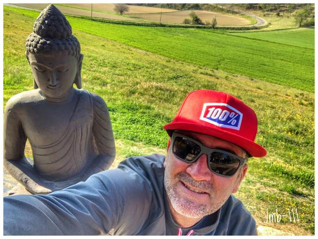 画像: Facebookに投稿された、JMBの近影です。去る4月1日には、51歳の誕生日を迎えましたが・・・。 www.facebook.com