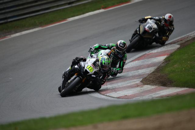 画像: 今シーズンのBSBの18戦中、デビュー年のCBR1000RR-R Fireblade SPは合計4勝(A.アーウィン3勝、G.アーウィン1勝)を記録しました。来シーズンはドゥカティ パニガーレ V4 RやヤマハYZF-R1などのライバル相手に、どのような戦いをするのか・・・注目したいです。 www.hondaracinguk.co.uk