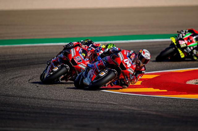 画像: 2020年シーズンのMotoGPを戦う、ドゥカティファクトリーの2台。04番のアンドレア・ドヴィツィオーゾと9番のダニロ・ペトルッチは、10月18日時点でそれぞれ1勝ずつを記録しています。 www.ducati.com