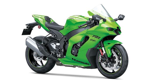 画像: シリーズのトップモデル、ZX-10RR。専用軽量ピストンとチタンコンロッドを採用。ホイールはマルケジーニ製鍛造をおごり、タイヤはピレリのディアブロ・スーパーコルサを装着。サスペンションの設定も、RR独自のファインチューン仕様になっています。米国での希望小売価格は28,999ドルです! www.kawasaki.com