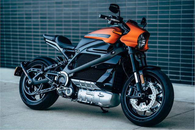 画像: ハーレーダビッドソンが生み出した電動バイク、ライブワイヤー。価格は349万3,600円で、5年間の走行距離無制限バッテリー保証が付帯。 www.harley-davidson.cn