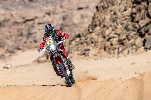 画像: ステージ8で勝利し、総合首位の座を守ったホセ・イグナシオ・コルネホ(ホンダ)。今大会で、HRC=ホンダ・レーシングの4名は、すべてステージ優勝を記録しています。 honda.racing